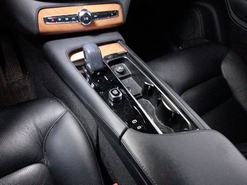 Certified 2023 Volvo XC90 B6 Plus w/ Protection Package Premier image 10