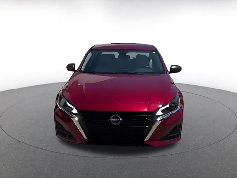 Used 2025 Nissan Altima 2.5 SV FWD image 8
