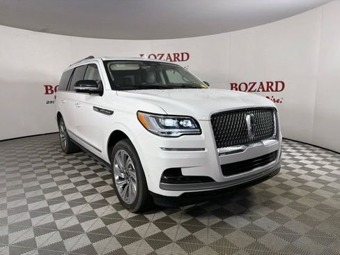 Certified 2024 Lincoln Navigator Reserve AWD/4WD image 1