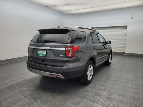 Used 2016 Ford Explorer XLT AWD/4WD image 9