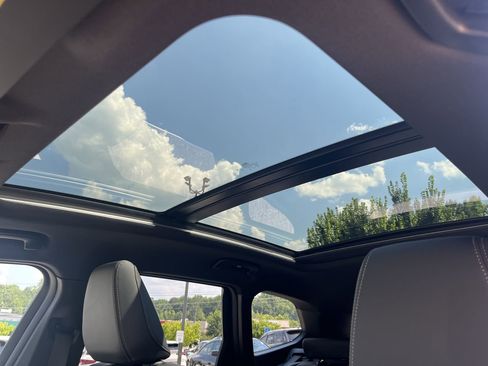 Certified 2025 BMW X1 xDrive28i w/ Technology Package image 29