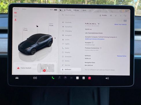 Used 2025 Tesla Model Y Long Range image 17