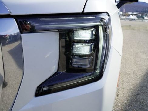 Used 2023 GMC Yukon Denali w/ Advanced Technology Package image 98
