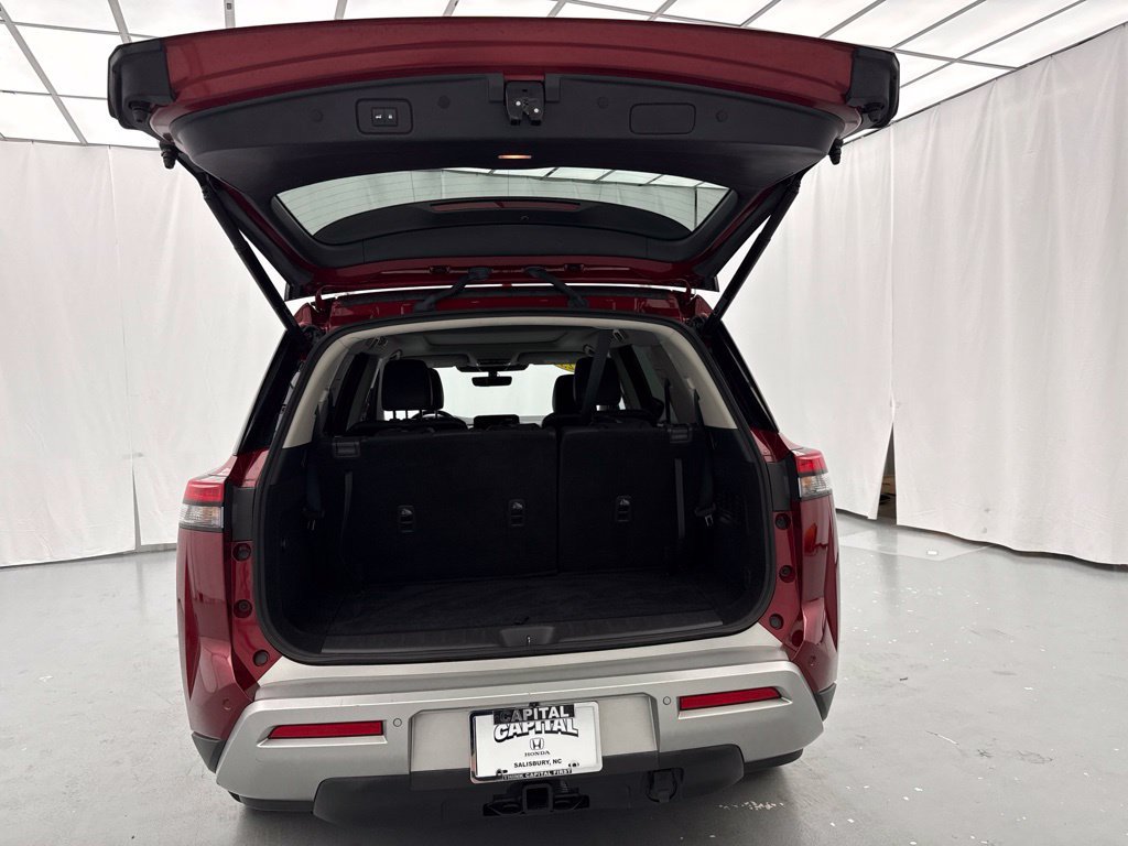 Used 2023 Nissan Pathfinder SL w/ SL Premium Package AWD/4WD image 11