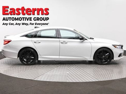 Used 2022 Honda Accord Sport Special Edition image 4