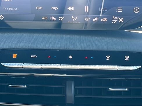 Used 2025 Buick Enclave Preferred image 28