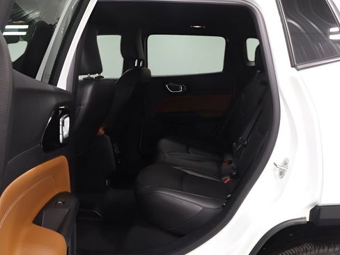 Used 2025 Jeep Compass Limited w/ Elite Group AWD/4WD image 16