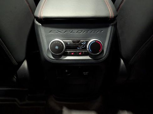 Used 2025 Ford Explorer ST image 12