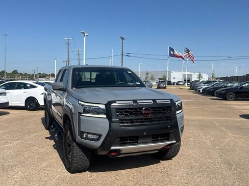 Certified 2025 Nissan Frontier PRO-4X w/ Pro Convenience Package AWD/4WD image 3