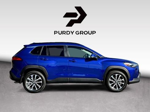 Used 2024 Toyota Corolla Cross XLE image 9