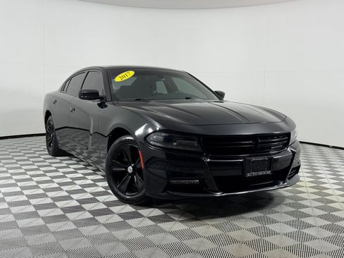 Used 2018 Dodge Charger SXT Plus RWD image 2