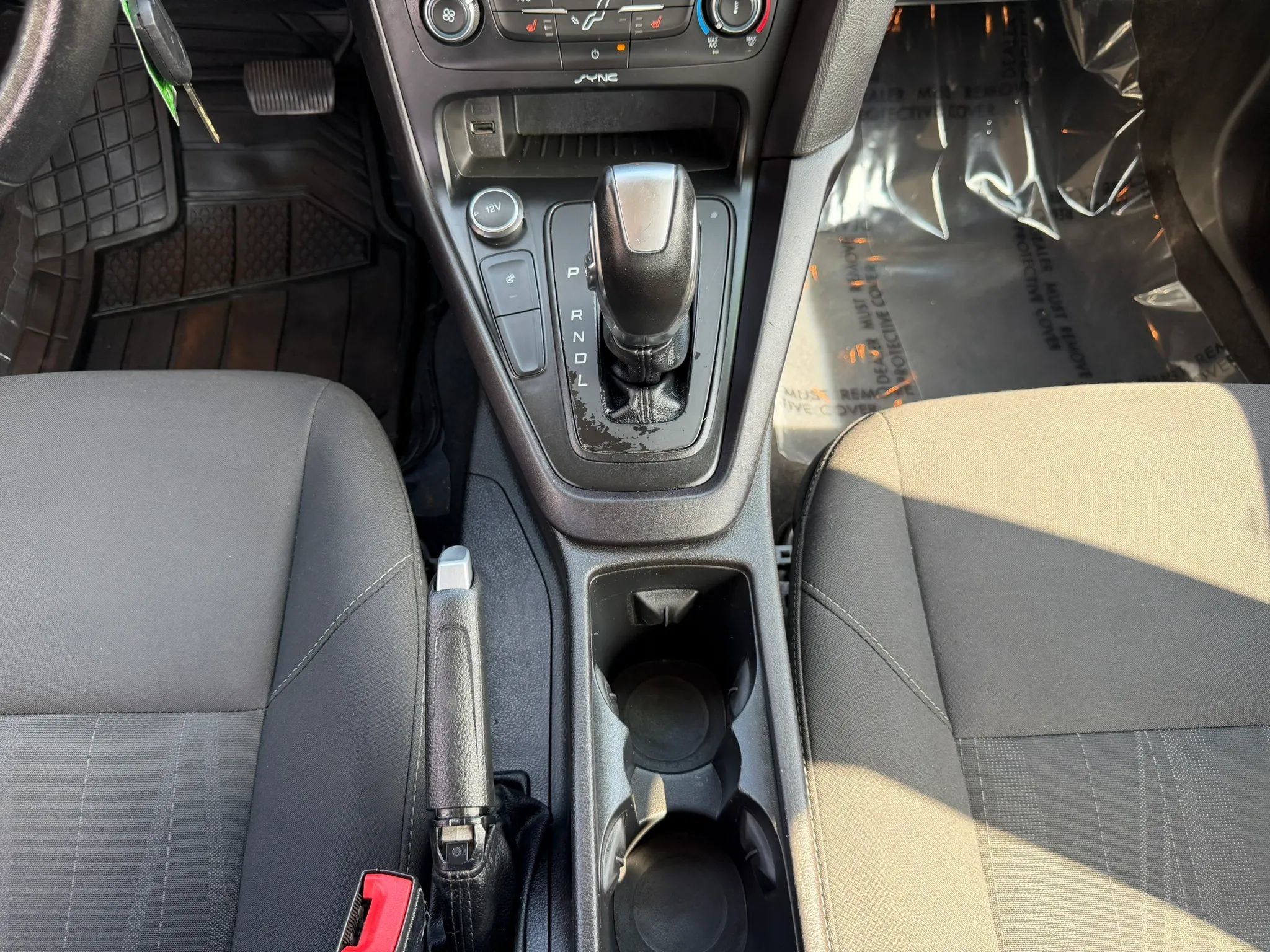 Used 2016 Ford Focus SE w/ SE Cold Weather Package FWD image 24