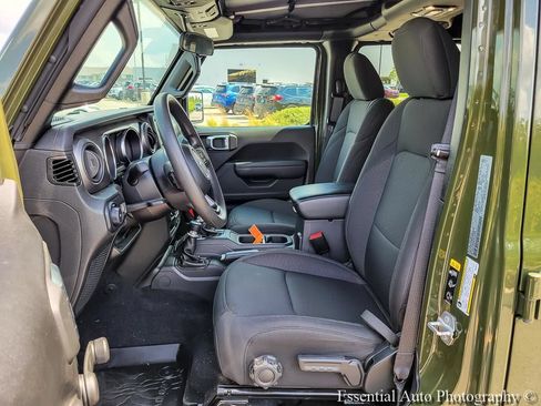 Used 2023 Jeep Wrangler Unlimited Sport AWD/4WD image 8