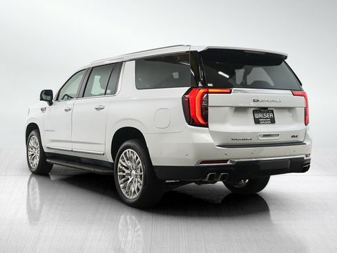 Used 2025 GMC Yukon XL Denali AWD/4WD image 3