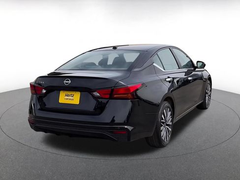 Used 2025 Nissan Altima 2.5 SV FWD image 14