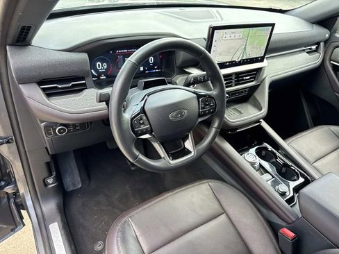 Used 2025 Ford Explorer Platinum w/ LUX Leather Package AWD/4WD image 25