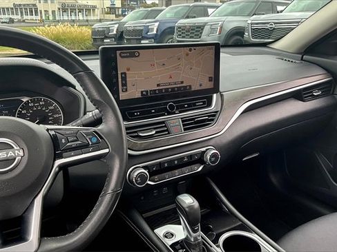 Certified 2024 Nissan Altima 2.5 SV w/ SV Premium Package image 6