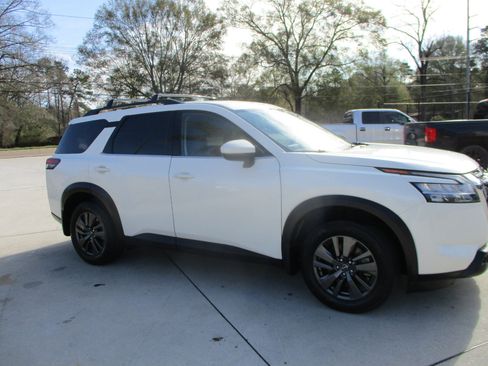 Used 2022 Nissan Pathfinder SV image 28