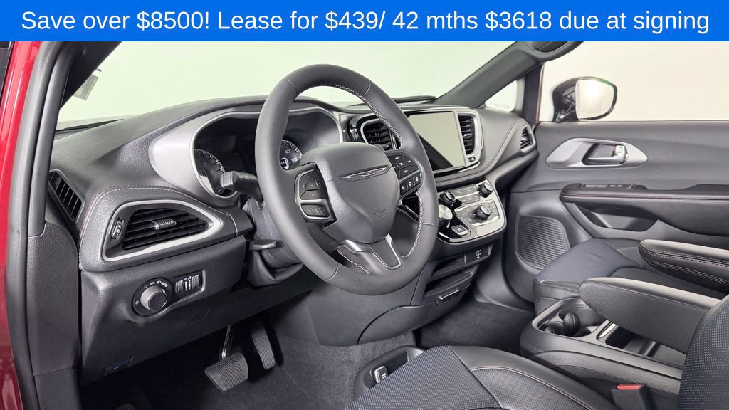 New 2027 Chrysler Pacifica Select AWD/4WD image 16
