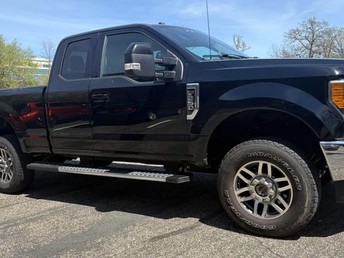 Used 2017 Ford F250 Lariat w/ Lariat Value Package AWD/4WD image 12