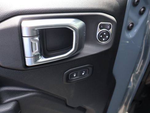 Used 2025 Jeep Wrangler Sport AWD/4WD image 12