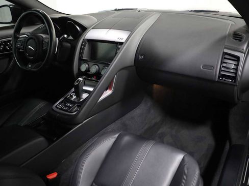 Used 2017 Jaguar F-TYPE R image 6