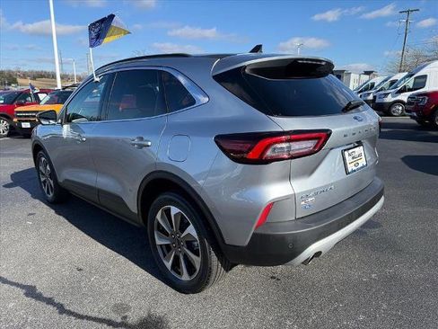 Certified 2023 Ford Escape Platinum image 5