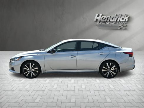 Used 2022 Nissan Altima 2.5 SR FWD image 6