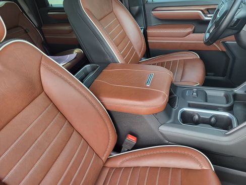 Used 2025 GMC Sierra 3500 Denali Ultimate image 13