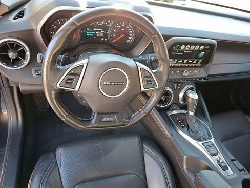 Used 2018 Chevrolet Camaro SS image 21