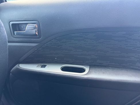 Used 2011 Ford Fusion SE w/ Sport Appearance Pkg FWD image 32