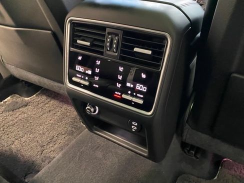 Used 2020 Porsche Cayenne S AWD/4WD image 38