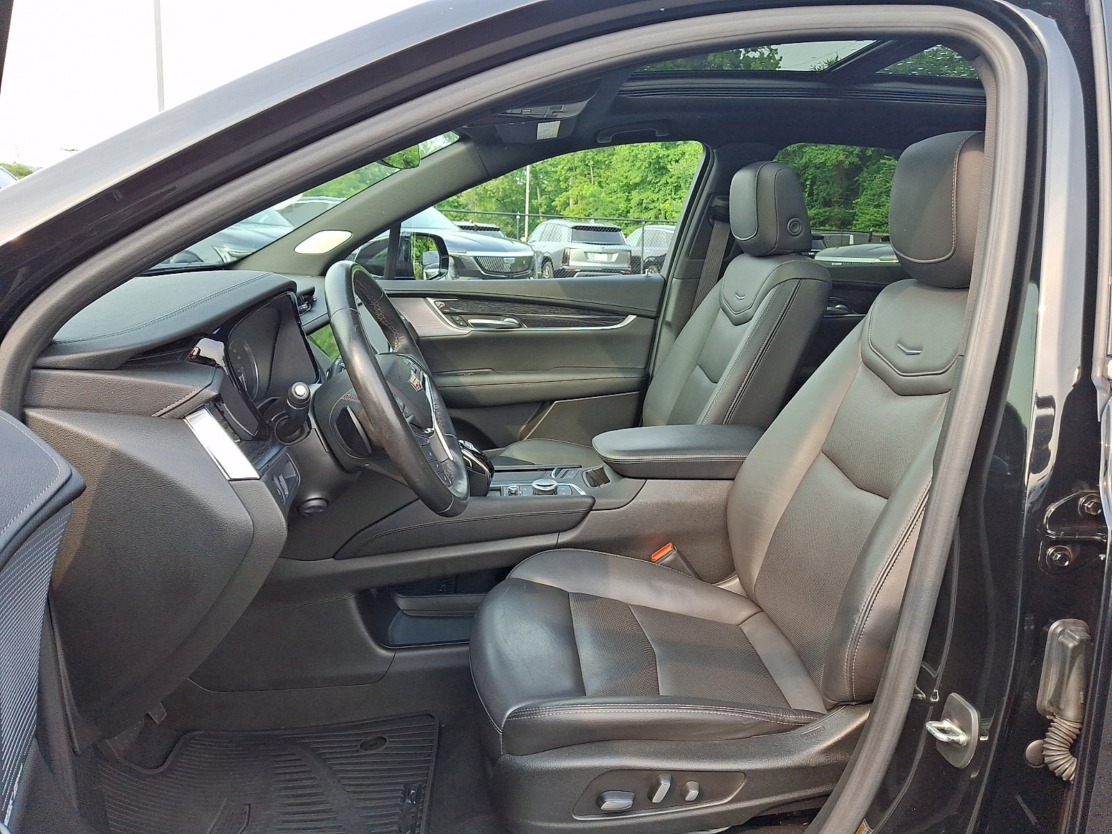 Certified 2023 Cadillac XT5 Premium Luxury AWD/4WD image 17