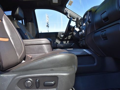Used 2020 GMC Sierra 1500 AT4 w/ AT4 Premium Package image 10