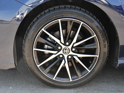 Used 2022 Toyota Camry SE FWD image 12