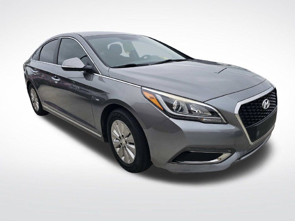 Used 2017 Hyundai Sonata SE FWD image 2