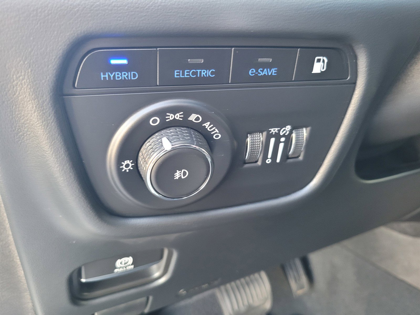 Used 2023 Jeep Grand Cherokee Summit AWD/4WD image 16