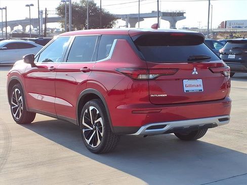 Used 2024 Mitsubishi Outlander SE image 7