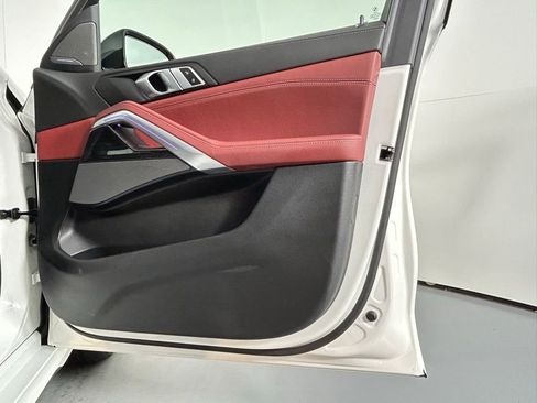 Used 2024 BMW X6 xDrive40i w/ Executive Package image 10