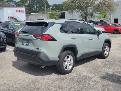 Used 2020 Toyota RAV4 XLE w/ Convenience Package FWD image 6
