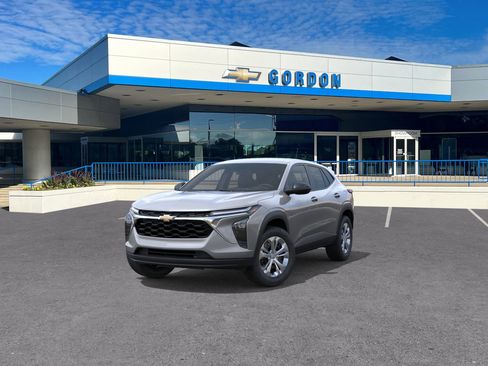 New 2026 Chevrolet Trax LS image 8