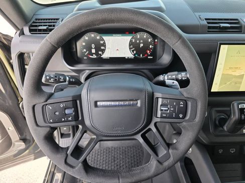 Used 2023 Land Rover Defender 110 V8 AWD/4WD image 18