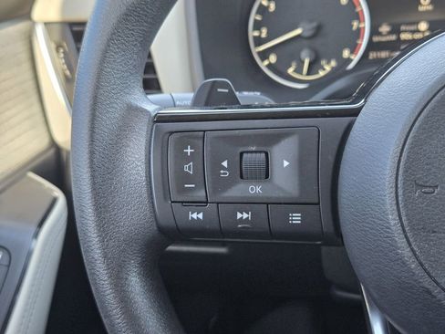 Used 2023 Nissan Rogue SV image 25