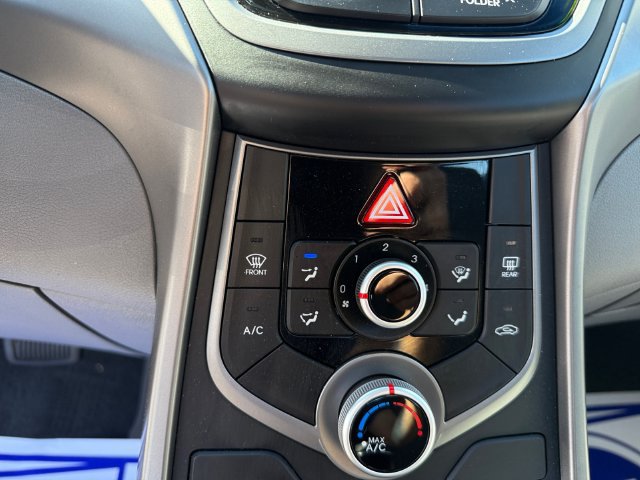 Used 2015 Hyundai Elantra SE FWD image 23