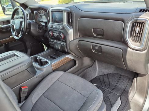 Used 2020 Chevrolet Silverado 1500 RST w/ True North Edition AWD/4WD image 12