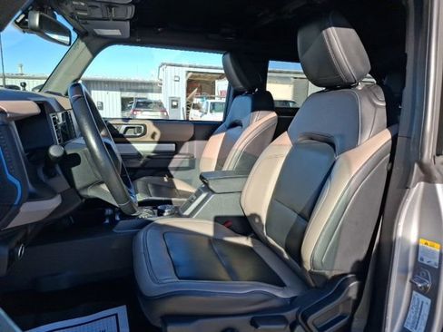 Used 2024 Ford Bronco Wildtrak image 8