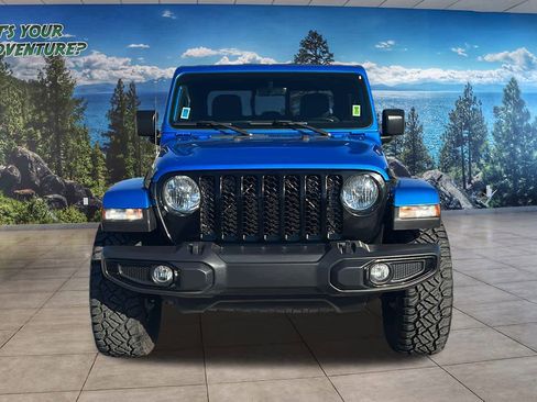 Used 2022 Jeep Gladiator Sport image 2