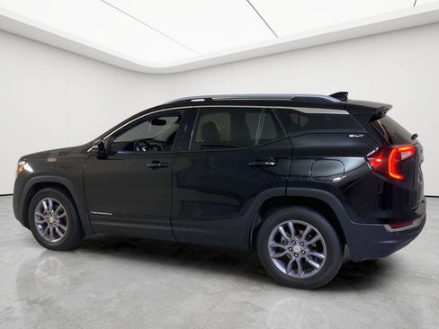 Used 2023 GMC Terrain SLT w/ LPO, Floor Liner Package FWD image 10