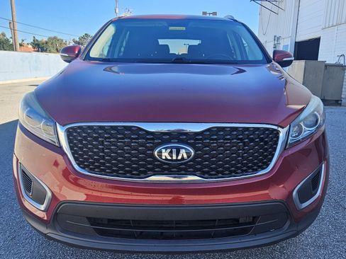 Used 2016 Kia Sorento LX w/ LX Convenience Package image 2