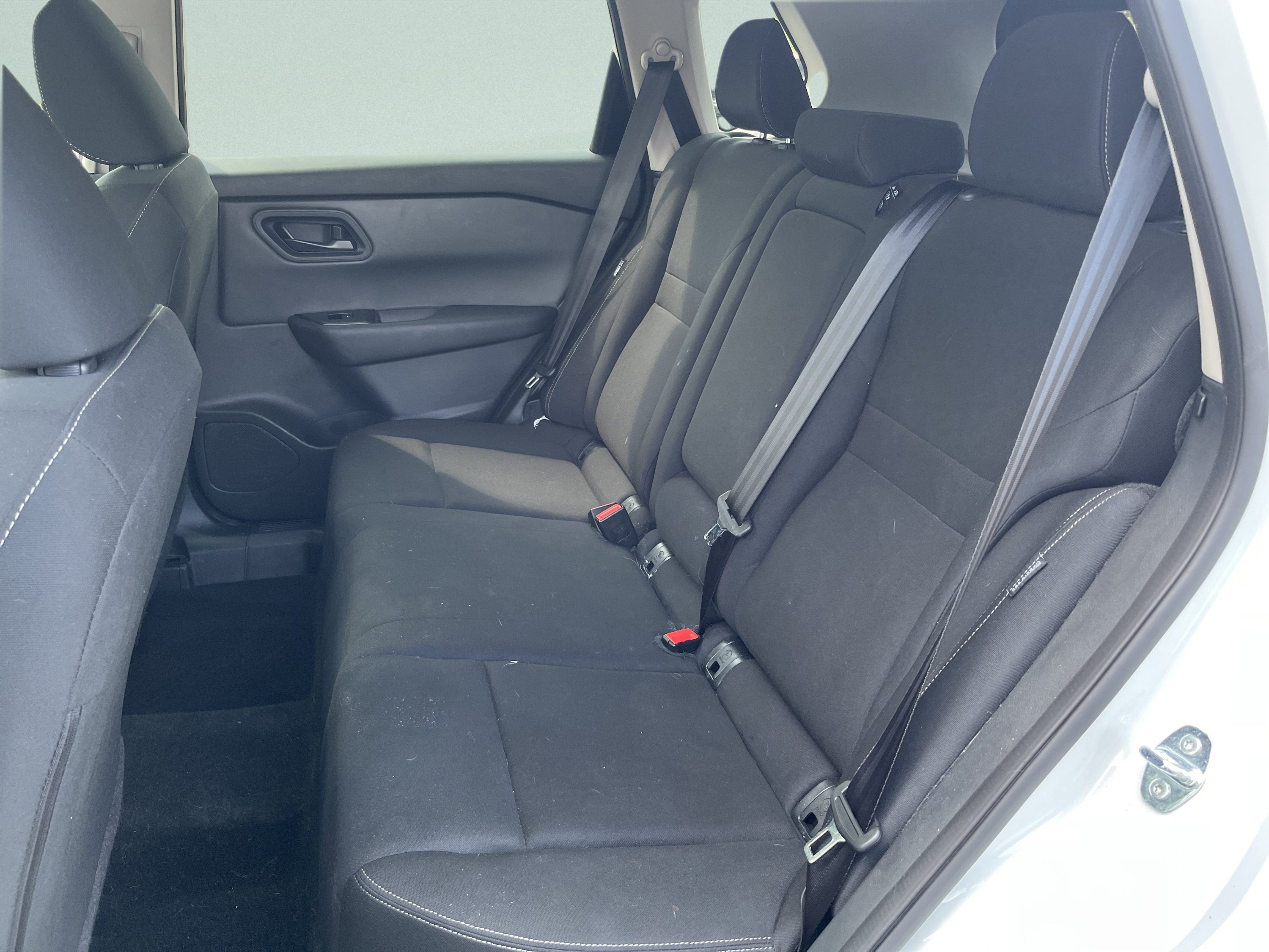Used 2024 Nissan Rogue S AWD/4WD image 23